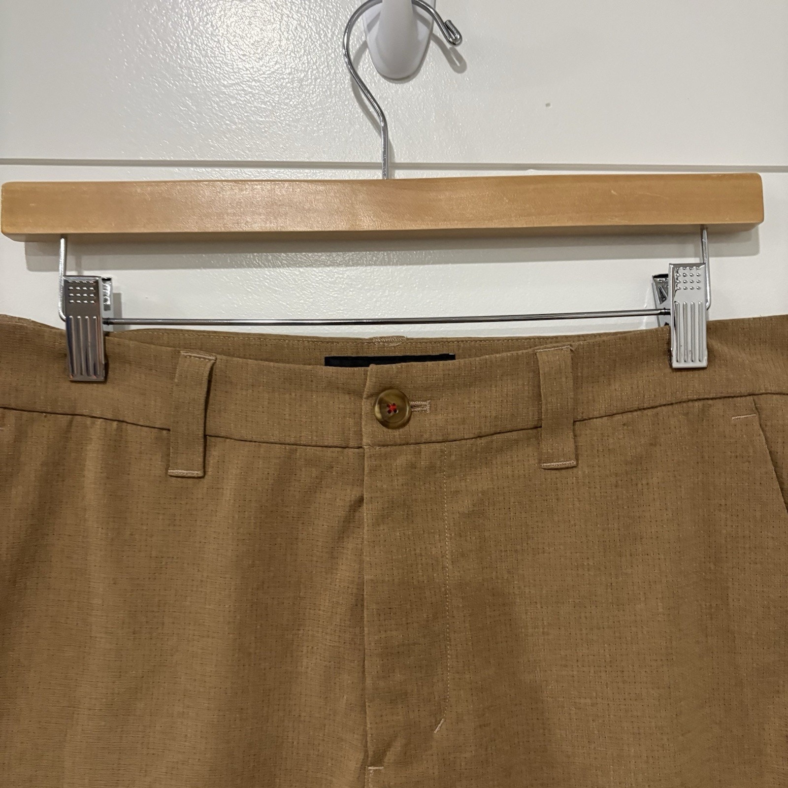 Random Golf Club Rgc | Shorts Khaki Brown Pockets Performance- Size 32 — image 2 of 8